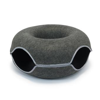 Donutvormige kattenmand van vilt
