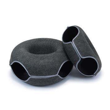 Slaapplek voor katten in donutvorm