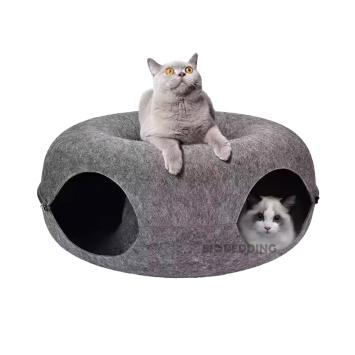 Donutvormige kattenmand van vilt