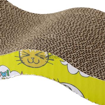 Kattenkrabber van karton met golvende structuur en print
